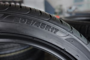 How to Read a Tire Size Guide